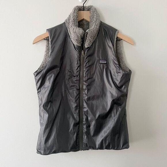 ❤️ Patagonia Women's Reversible Los Gatos Fleece Fuzzy Sherpa Vest Grey Medium - Picture 2 of 8